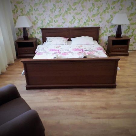 Guest House On Ivana Franka Novyye Petrovtsy 外观 照片