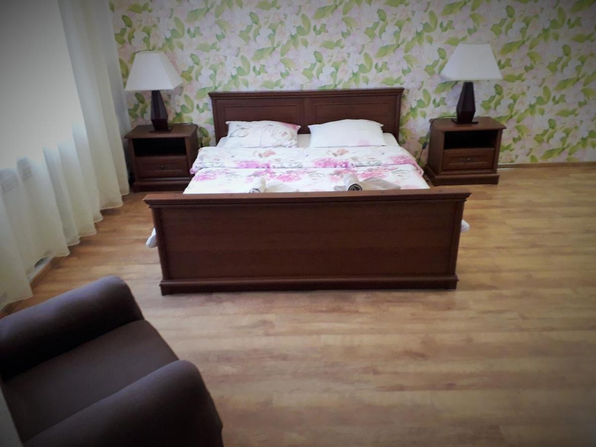 Guest House On Ivana Franka Novyye Petrovtsy 外观 照片