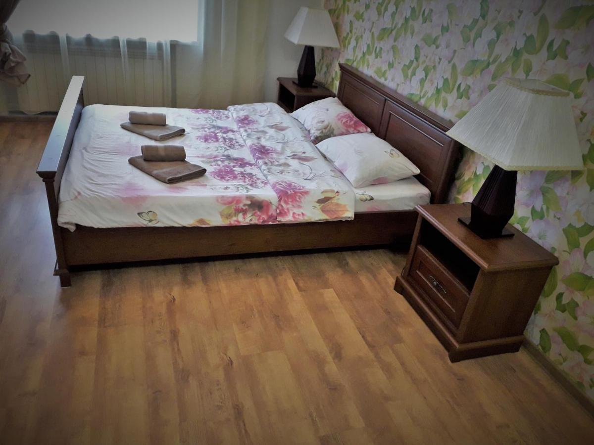 Guest House On Ivana Franka Novyye Petrovtsy 外观 照片